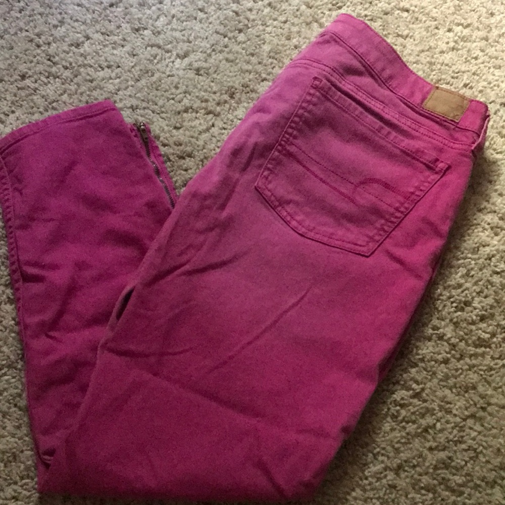 American Eagle magenta jegging pants